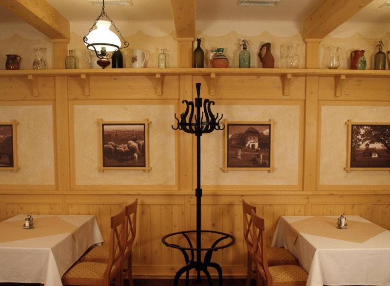 Nimrod Hotel Es Etterem Mosonmagyaróvár 외부 사진