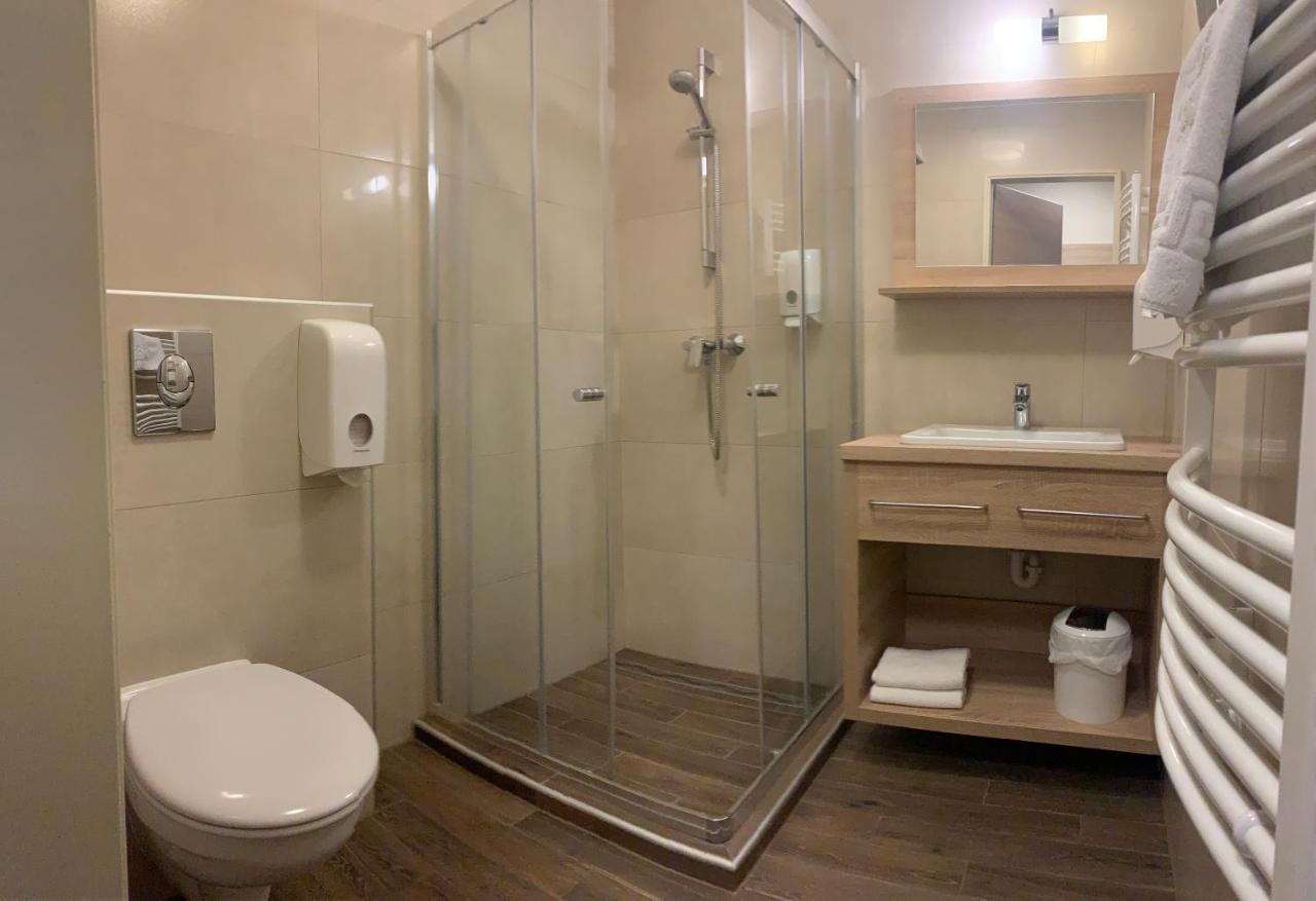 Nimrod Hotel Es Etterem Mosonmagyaróvár 외부 사진